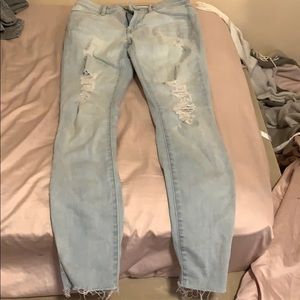 PacSun lightwash ripped ankle jeans